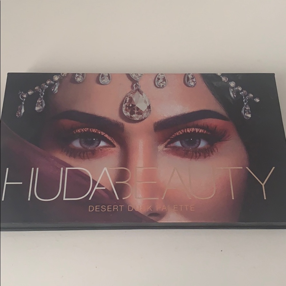 Huda Beauty Desert Dusk Palette